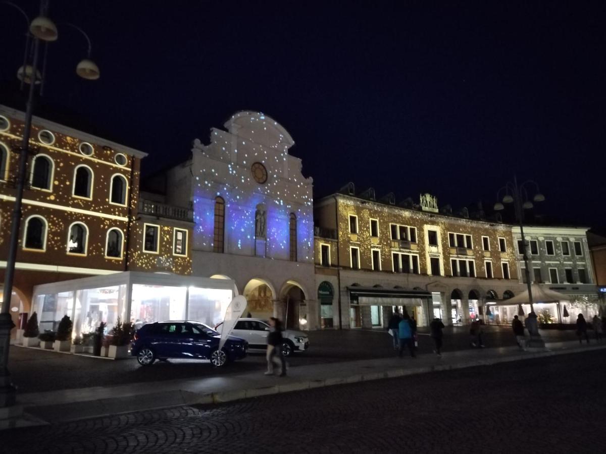 Il Vicolo_Carinissimo Appartamento In Centro Storico, Zona Giorno Mansardata Belluno Zewnętrze zdjęcie