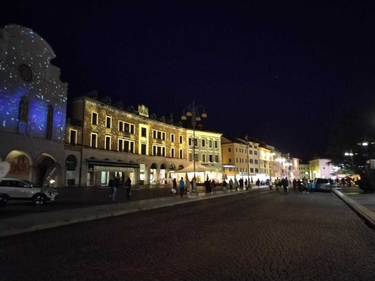 Il Vicolo_Carinissimo Appartamento In Centro Storico, Zona Giorno Mansardata Belluno Zewnętrze zdjęcie